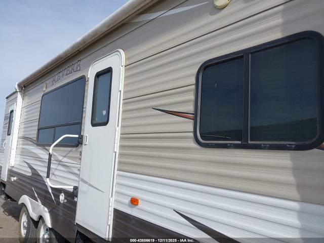 5ZT2SHUB2JE010285 Forest River Shasta Revere 29sk