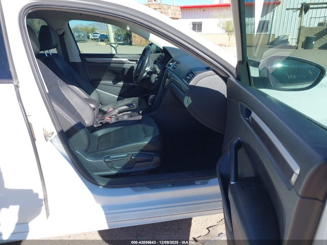 1VWAA7A34JC048164 Volkswagen Passat 2.0t R-line/2.0t S