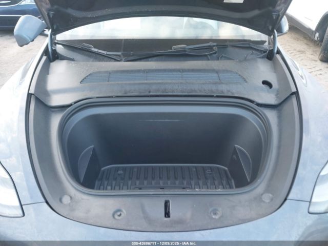 2023 TESLA MODEL Y 7SAYGDEE8PF823042 Photo 9
