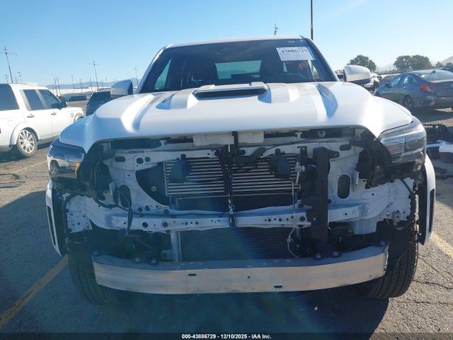 2024 Toyota Tacoma მანქანა იყიდება აუქციონზე, vin: 3TMLB5JN7RM070989, აუქციონის ნომერი: 43886729