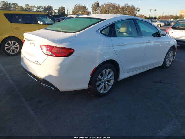 Chrysler 200 C 2015 1C3CCCCG3FN585946 Image 4