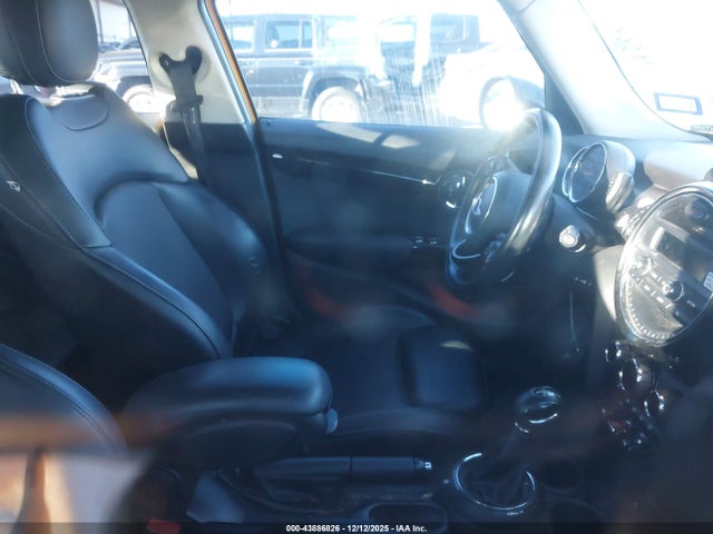 2015 MINI HARDTOP WMWXU3C5XF2B65837 Photo 4