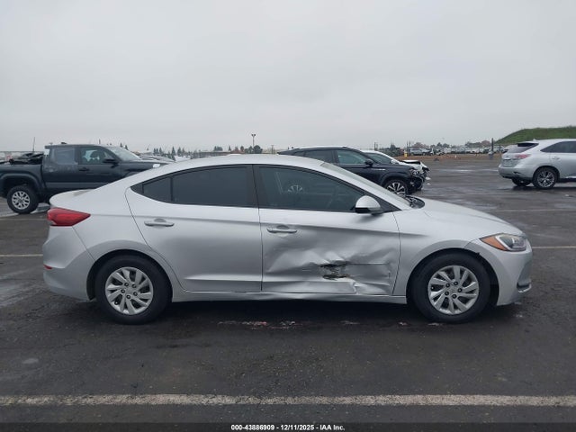 Hyundai Elantra 2017 5NPD84LF5HH091024 Image 12