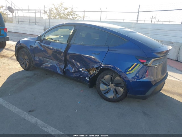 2026 TESLA MODEL Y 7SAYGDED4TF433993 Photo 2