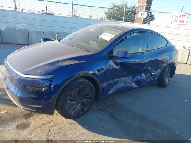 2026 TESLA MODEL Y 7SAYGDED4TF433993 Photo 5
