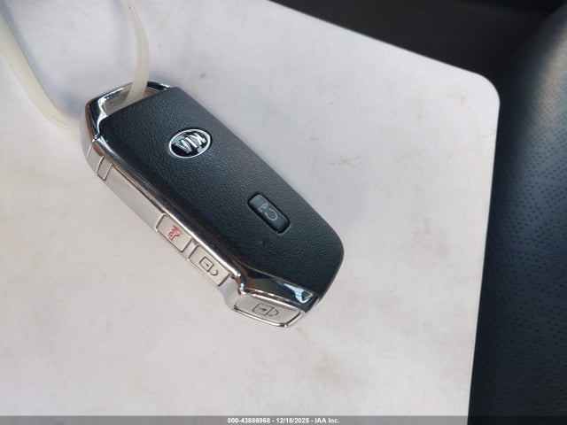 5XYRL4LC1MG050630 KIA SORENTO S