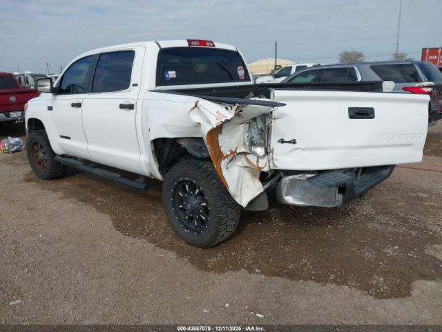 2017 TOYOTA TUNDRA 5TFDW5F17HX588608 Photo 2