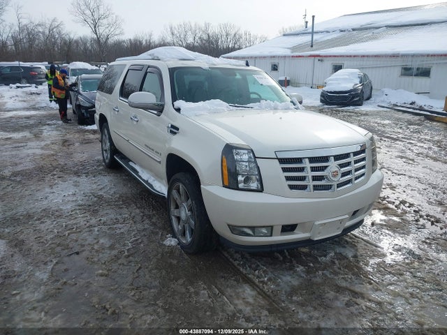 2008 CADILLAC ESCALADE ESV 1GYFK66858R267432 Photo 0