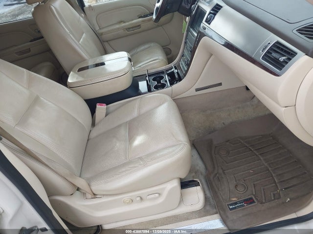 2008 CADILLAC ESCALADE ESV 1GYFK66858R267432 Photo 4