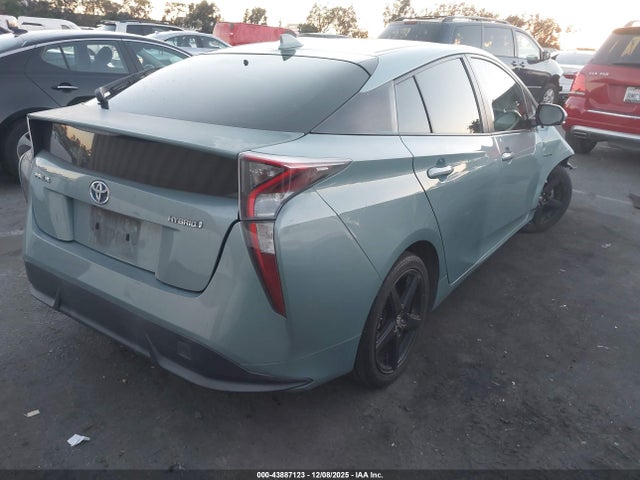 JTDKARFU7G3006567 Toyota Prius Three Touring