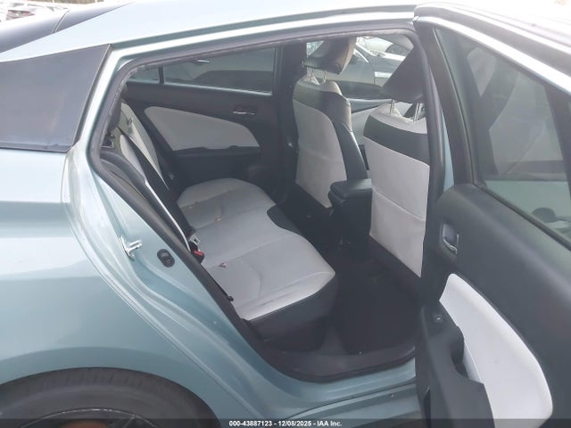 JTDKARFU7G3006567 Toyota Prius Three Touring