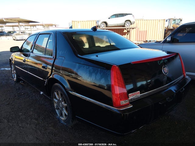 2010 CADILLAC DTS 1G6KD5EY5AU101122 Photo 2