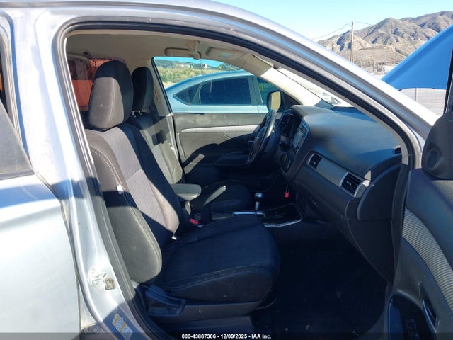 2017 MITSUBISHI OUTLANDER JA4AD2A34HZ013218 Photo 4