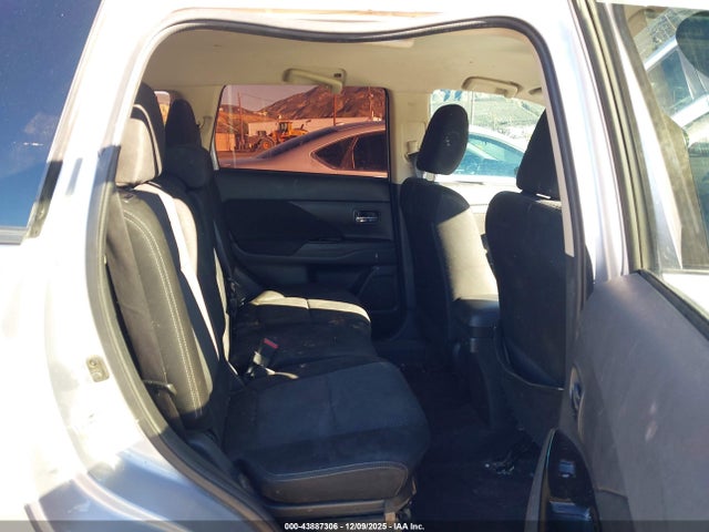 2017 MITSUBISHI OUTLANDER JA4AD2A34HZ013218 Photo 7