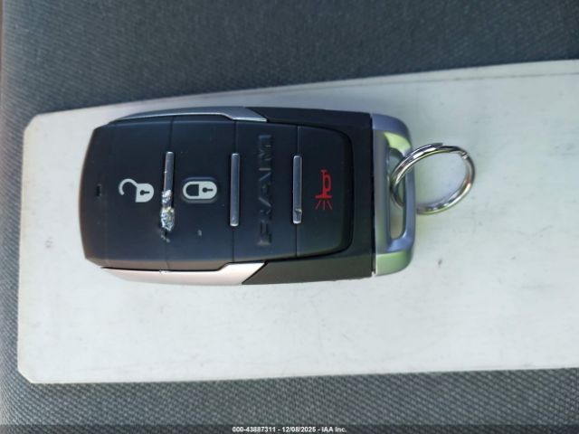 2024 RAM 1500 1C6SRFMT3RN146809 Photo 10