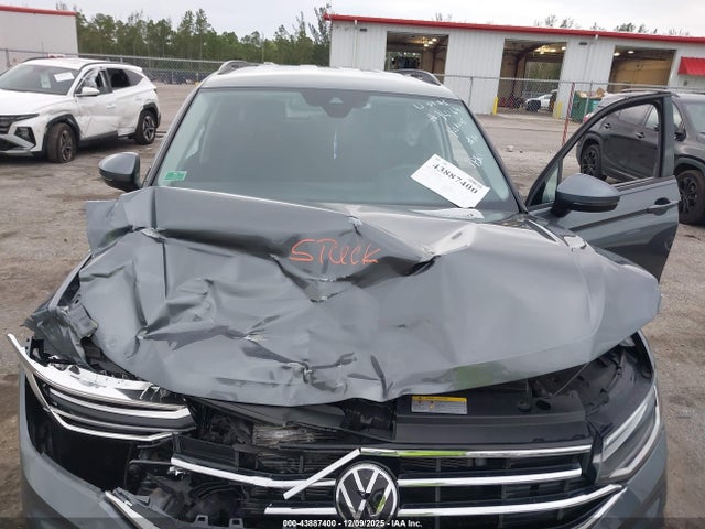 Продаж на аукціоні авто 2024 Volkswagen Tiguan 2.0t S, vin: 3VVRB7AX4RM084616, номер лоту: 43887400