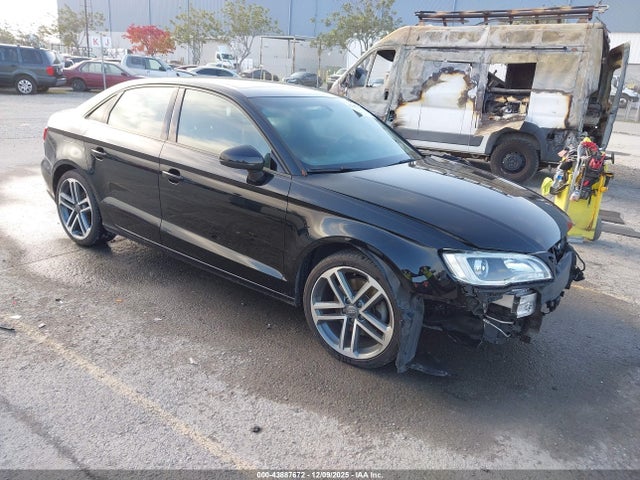 2017 AUDI A3 WAUAUGFF2H1055372 Photo 0