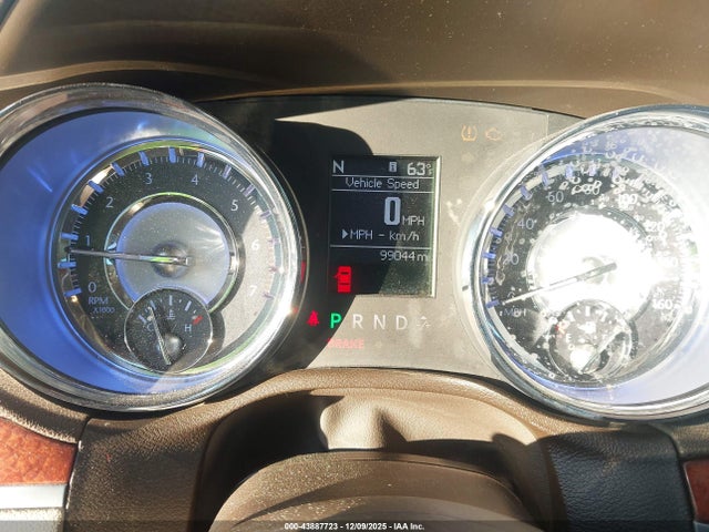 2011 CHRYSLER 300C 2C3CA6CT2BH522845 Photo 6