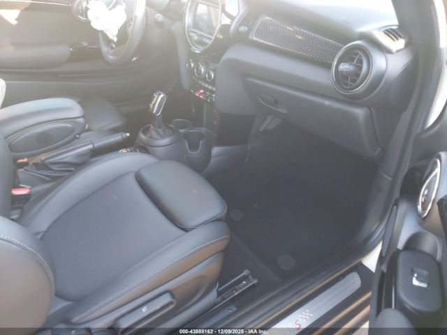 2021 MINI HARDTOP WMWXR5C09M2P05853 Photo 4