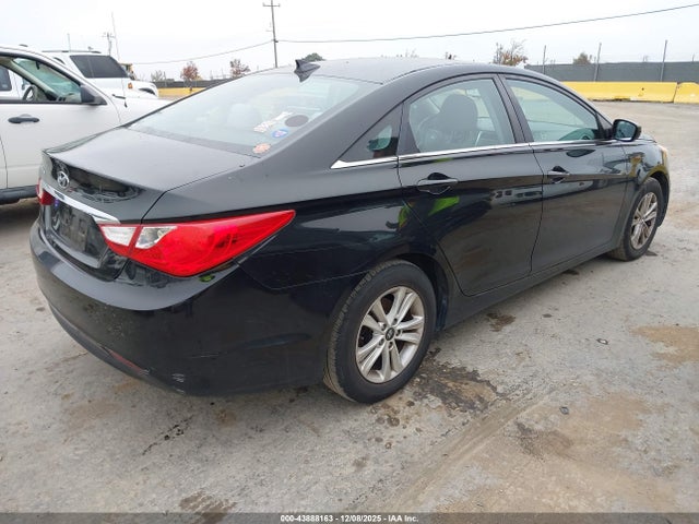 43888163 :رقم المزاد ، 5NPEB4AC1DH747390 vin ، 2013 Hyundai Sonata Gls مزاد بيع