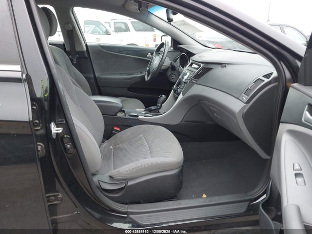 43888163 :رقم المزاد ، 5NPEB4AC1DH747390 vin ، 2013 Hyundai Sonata Gls مزاد بيع