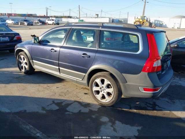 2011 VOLVO XC70 YV4902BZ1B1099596 Photo 2