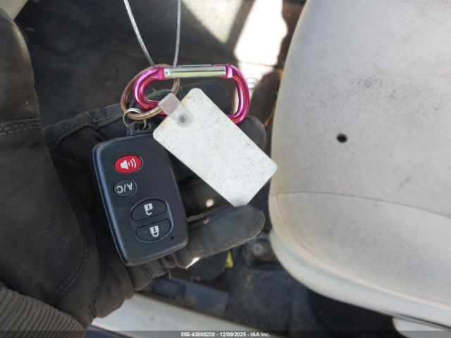 2012 TOYOTA PRIUS JTDKN3DUXC1609880 Photo 10