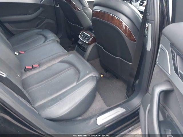 Audi A8 3.0t 2015 WAUJGAFD8FN004113 Image 8