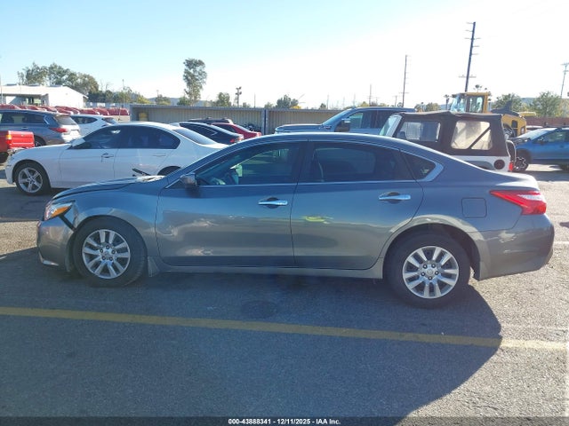 Продаж на аукціоні авто 2017 Nissan Altima 2.5 S, vin: 1N4AL3AP1HC216271, номер лоту: 43888341