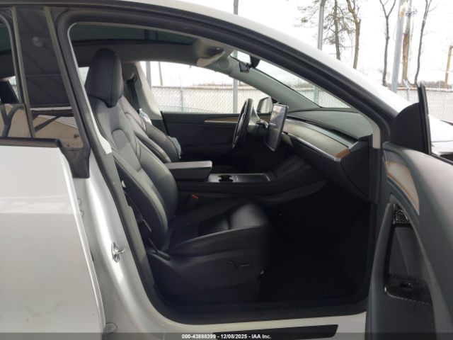 2023 TESLA MODEL Y 7SAYGDEE9PA150999 Photo 4