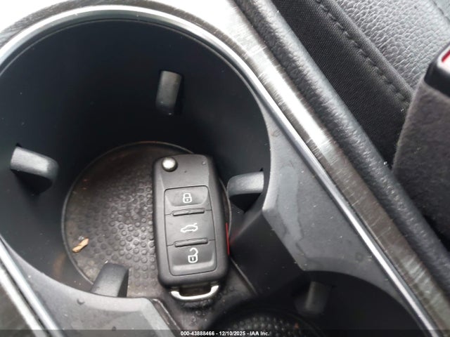 1VWBA7A32JC044022 Volkswagen Passat 2.0t Se
