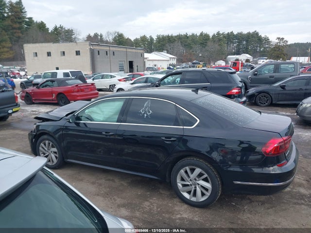 1VWBA7A32JC044022 Volkswagen Passat 2.0t Se