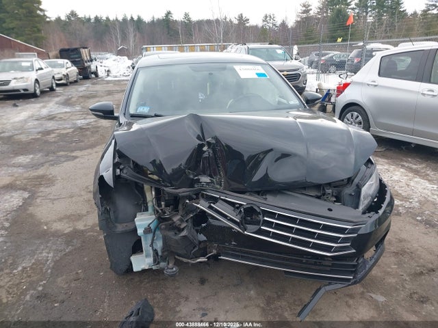 1VWBA7A32JC044022 Volkswagen Passat 2.0t Se