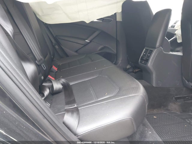 1VWBA7A32JC044022 Volkswagen Passat 2.0t Se