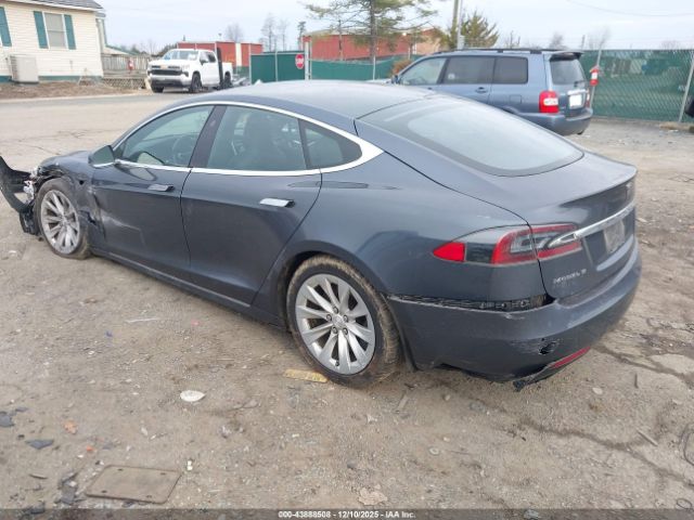 2017 TESLA MODEL S 5YJSA1E2XHF202864 Photo 2