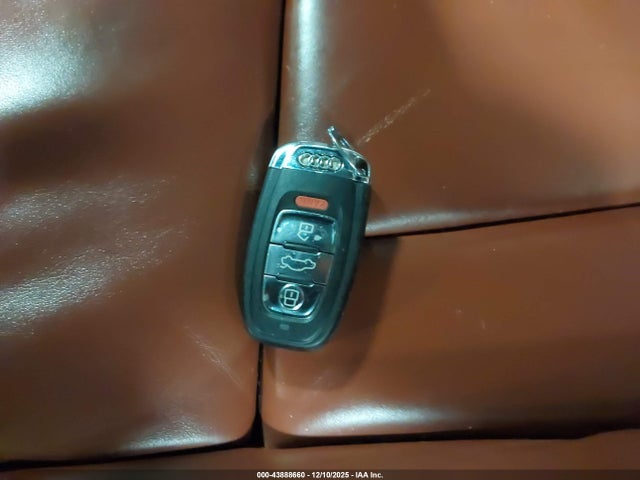 2010 AUDI S5 WAUVVAFR0AA035620 Photo 10