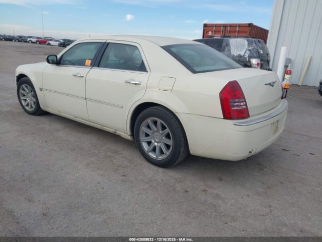2005 CHRYSLER 300C 2C3JA63H15H609577 Photo 2
