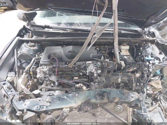 4T1B11HK0JU629135 Toyota CAMRY SE