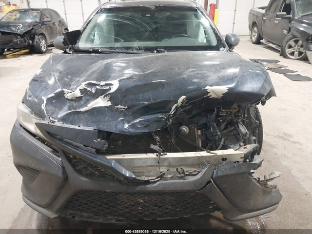 4T1B11HK0JU629135 Toyota CAMRY SE