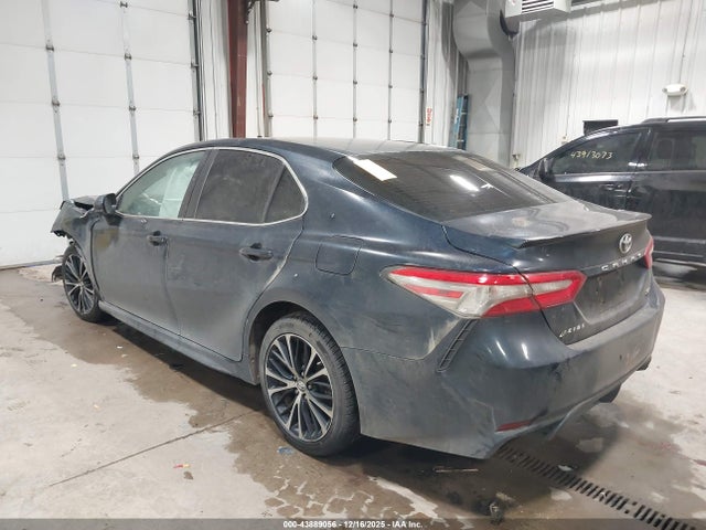 4T1B11HK0JU629135 Toyota CAMRY SE