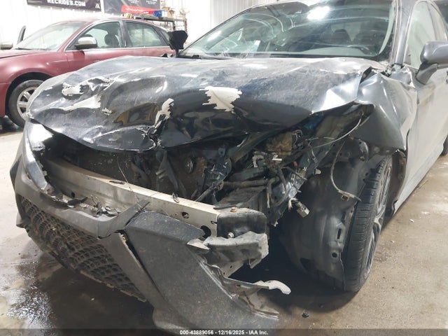 4T1B11HK0JU629135 Toyota CAMRY SE
