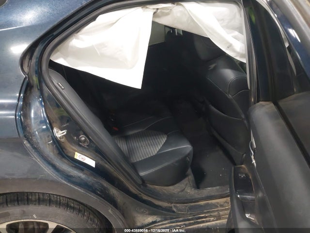 4T1B11HK0JU629135 Toyota CAMRY SE