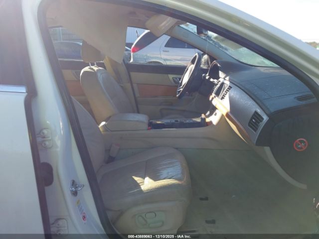 2010 JAGUAR XF SAJWA0FA2AHR51036 Photo 4