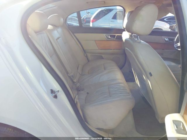 2010 JAGUAR XF SAJWA0FA2AHR51036 Photo 7