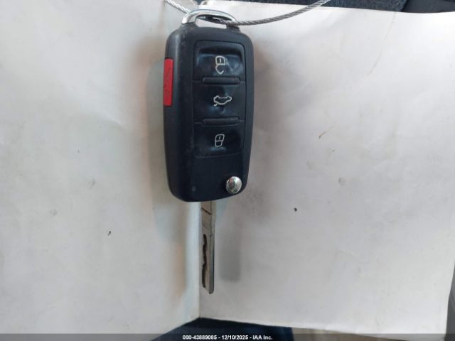 2013 VOLKSWAGEN PASSAT 1VWBH7A32DC028080 Photo 10