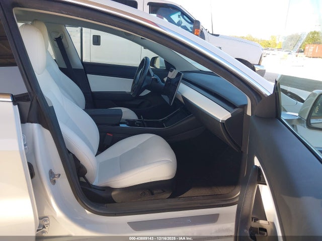 2019 TESLA MODEL 3 5YJ3E1EA0KF407679 Photo 4