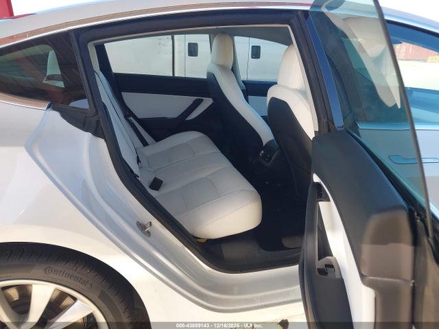2019 TESLA MODEL 3 5YJ3E1EA0KF407679 Photo 7