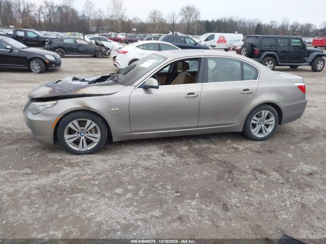 2010 BMW 528I WBANV1C52AC444532 Photo 1