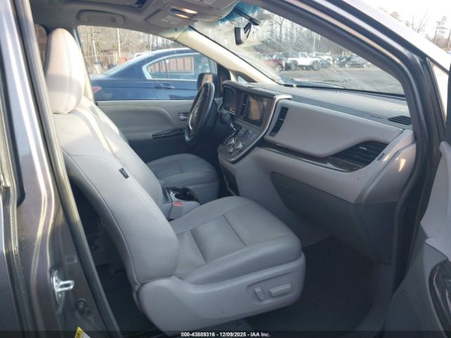 2017 TOYOTA SIENNA 5TDYZ3DC4HS814692 Photo 4
