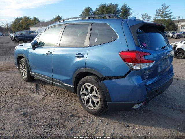 2022 SUBARU FORESTER JF2SKAEC3NH424746 Photo 2